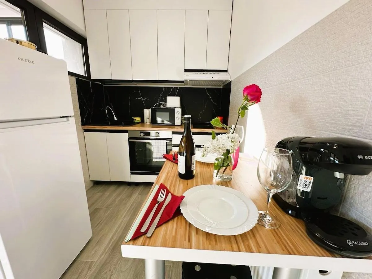 Old Town Retreat Studio 9 Bucharest Apartment