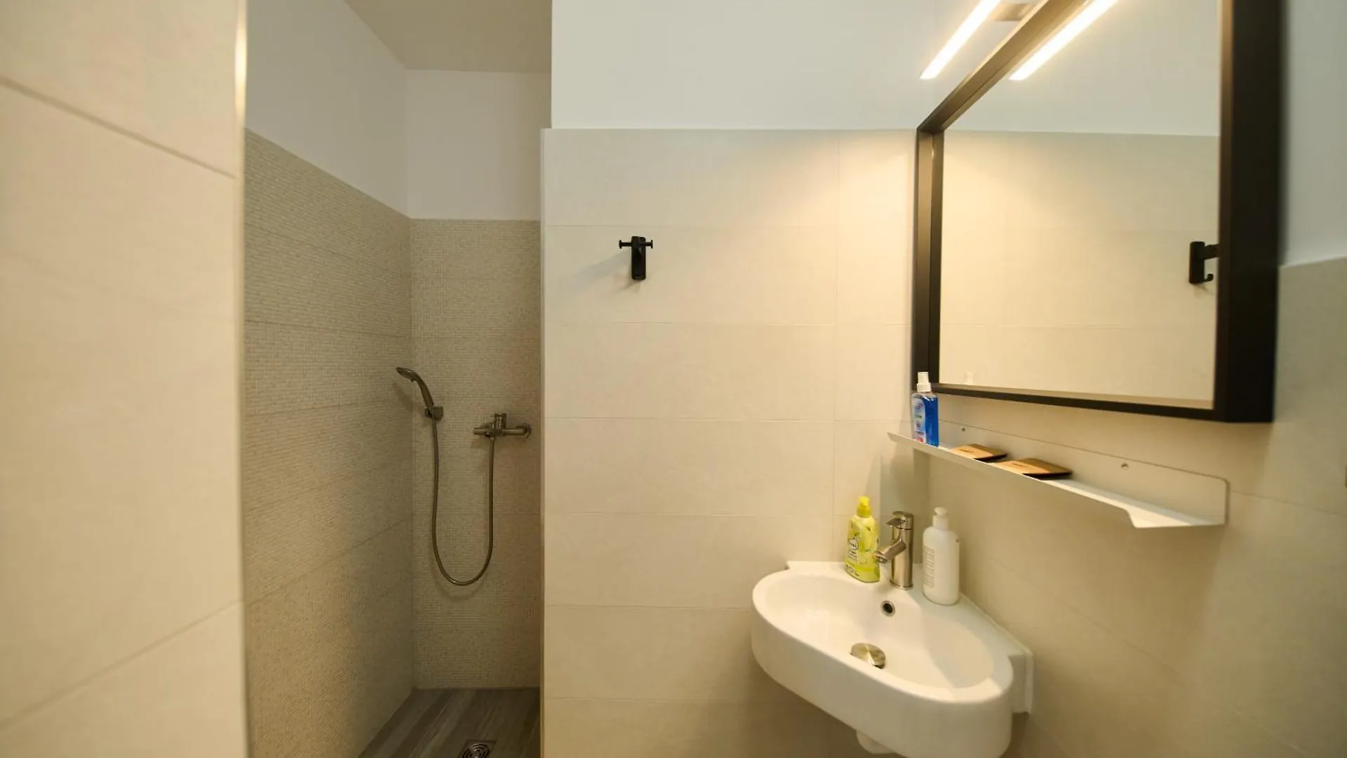 Old Town Retreat Studio 9 Bucharest Apartment