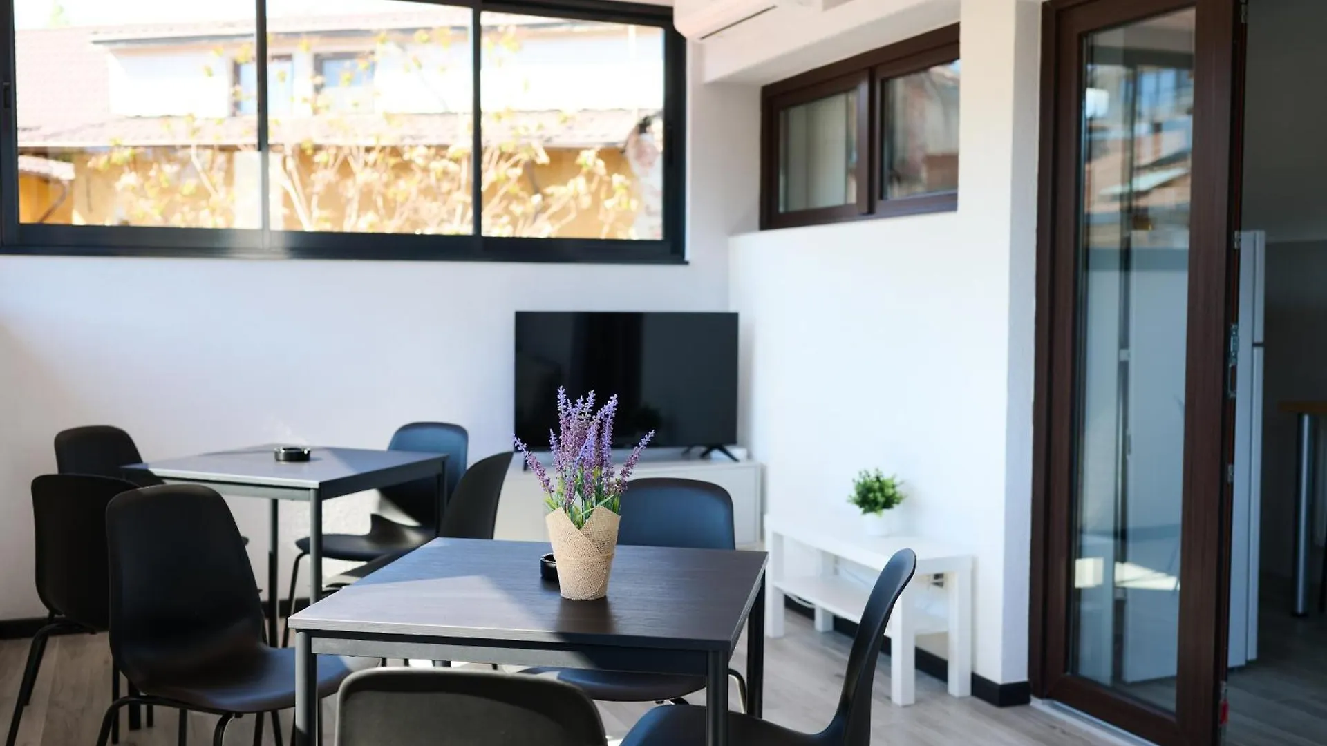 Old Town Retreat Studio 9 Bucharest Apartment